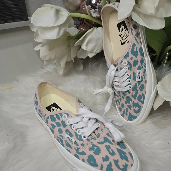 VANS AUTHENTIC OG womens sneakersSize8 style:VN000EAAO3N Color:CHEETAH SEPIA - Picture 2 of 7